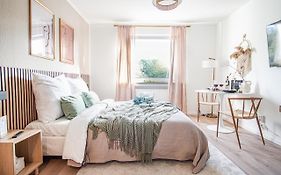 Homefy Boho Studio - Free Parking - Self Check-In - Elevator